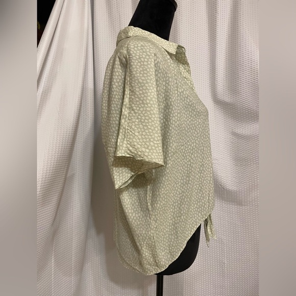 Nine West mint green with polka dots short sleeve 1/2 crop top size Large - Picture 4 of 6